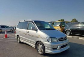 Toyota TownAce Noah 2001