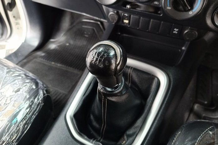 Toyota Smart Cab 4WD MT 2019 full