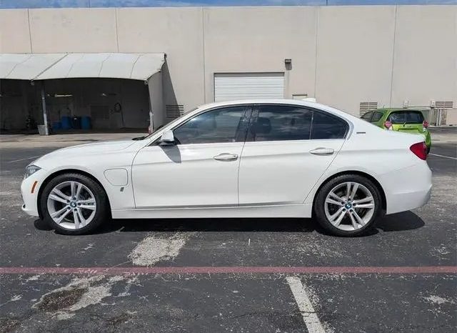 BMW 330e iPerformance 2017 full