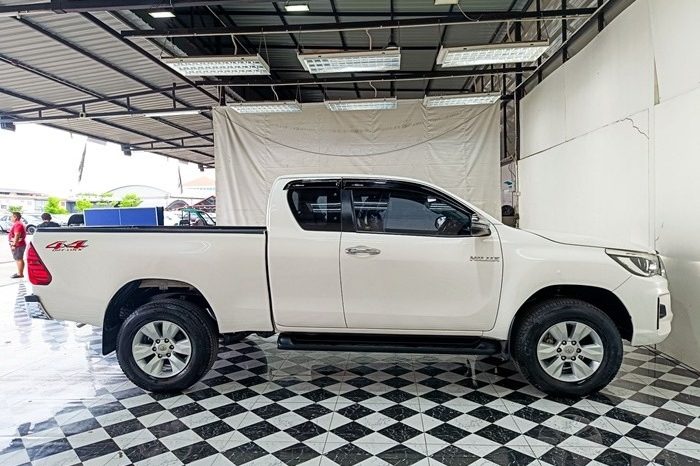 Toyota Smart Cab 4WD MT 2019 full