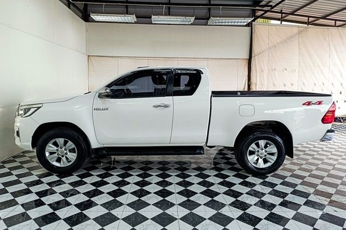 Toyota Smart Cab 4WD MT 2019 full