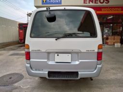 Toyota Hiace Van 2000 full
