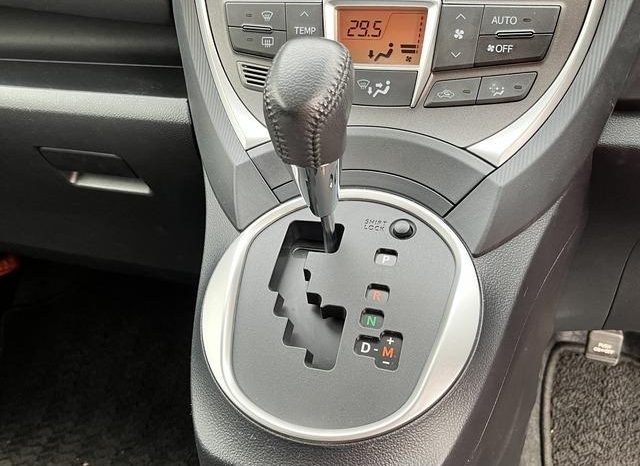 Toyota Ractis G 2013 full