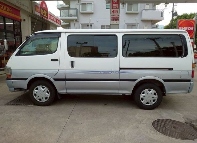 Toyota Hiace Van 2000 full