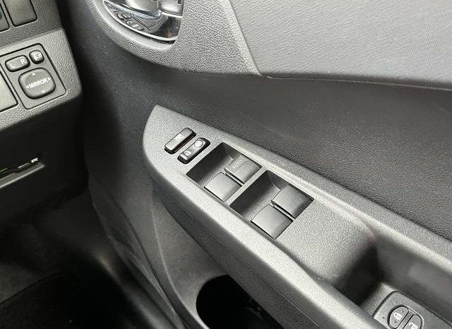 Toyota Ractis G 2013 full