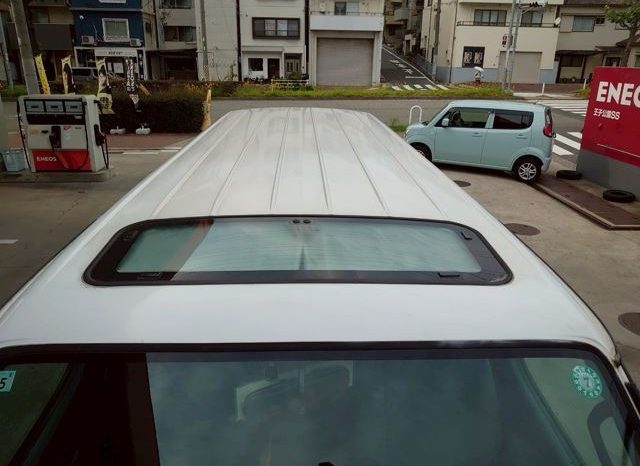 Toyota Hiace Van 2000 full