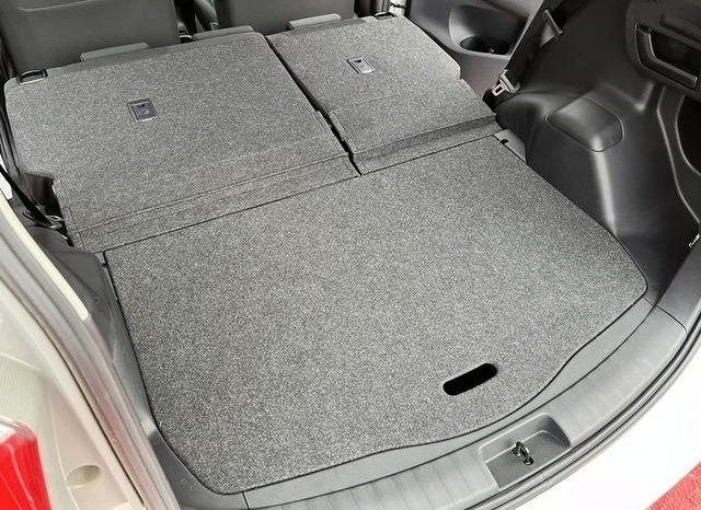 Toyota Ractis G 2013 full