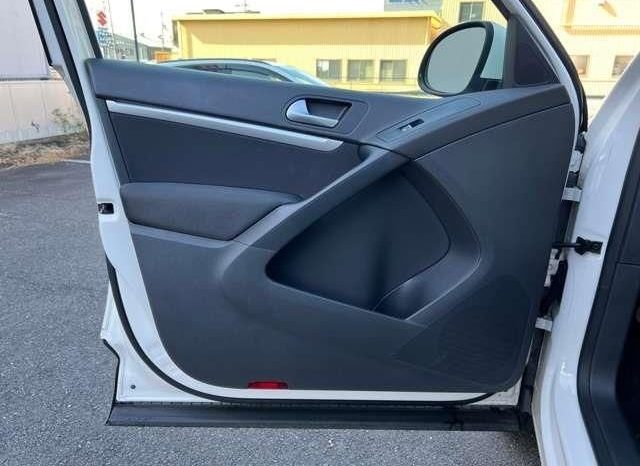 Volkswagen Tiguan Sports & Style full