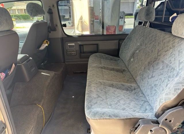 Toyota Hiace Van 2000 full