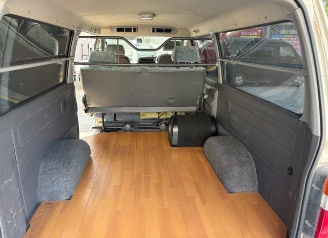 Toyota Hiace Van 2000 full