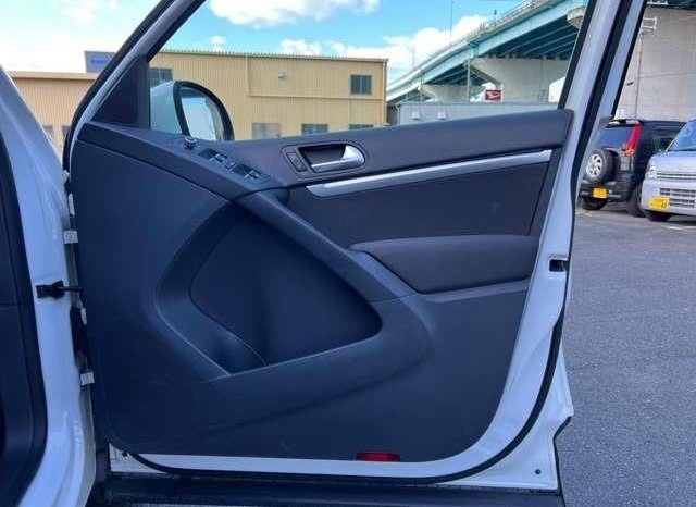 Volkswagen Tiguan Sports & Style full