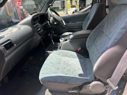 Toyota Hiace Van 2000 full