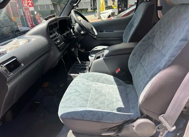 Toyota Hiace Van 2000 full
