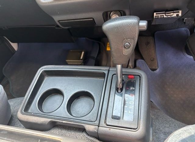 Toyota Hiace Van 2000 full