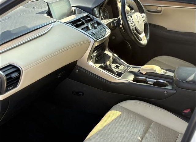 Lexus NX NX200t Version L 2016 full