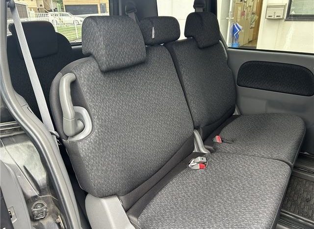 Toyota Sienta DICE 2012 full