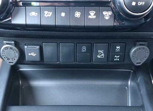 Toyota Hilux Revo Z 2024 full