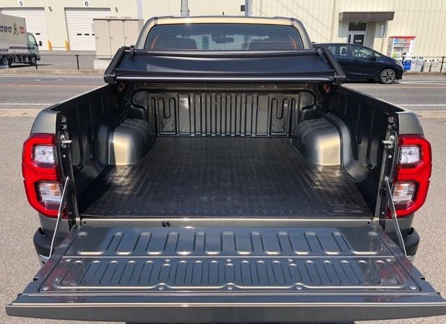 Toyota Hilux Revo Z 2024 full