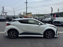 Toyota C-HR G 2019 full
