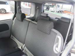 Toyota Sienta X limited 2010 full