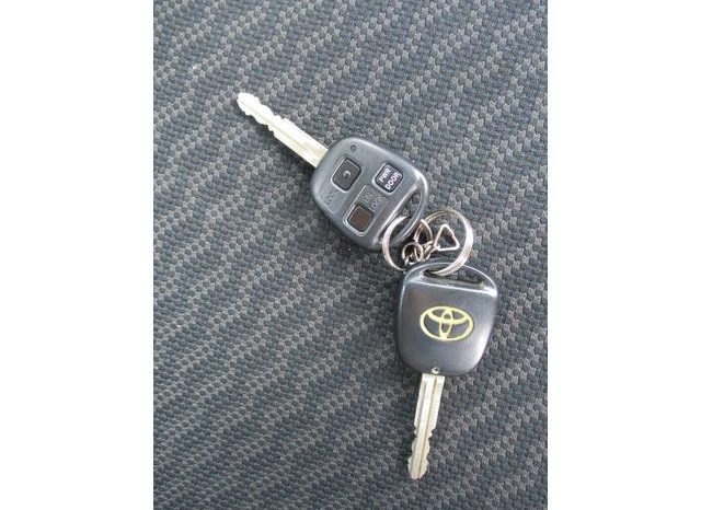 Toyota Sienta X limited 2010 full