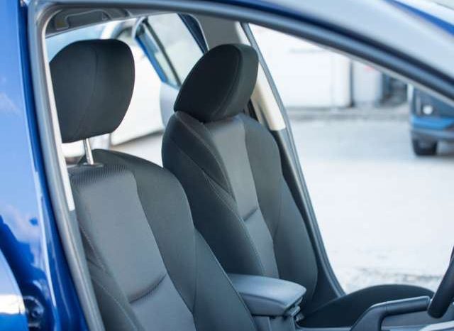 Mazda Axela 20E Skyactiv 2011 full