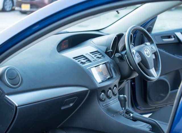 Mazda Axela 20E Skyactiv 2011 full