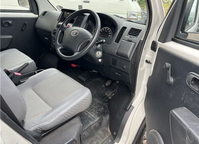 Toyota TownAce Van DX 2009 full