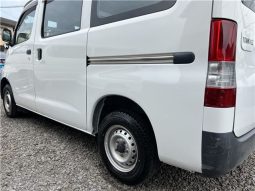 Toyota TownAce Van DX 2009 full