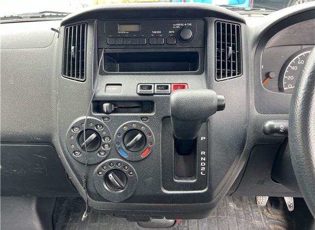 Toyota TownAce Van DX 2009 full
