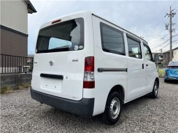 Toyota TownAce Van DX 2009 full