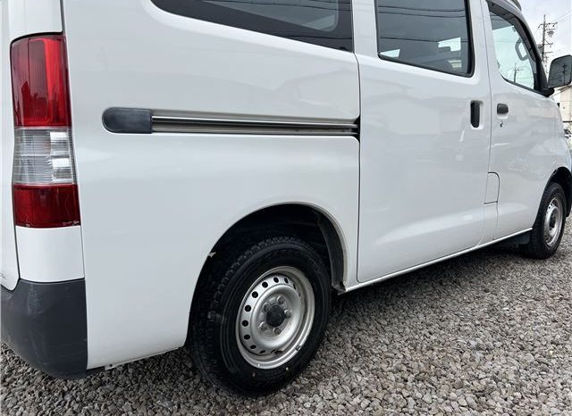 Toyota TownAce Van DX 2009 full