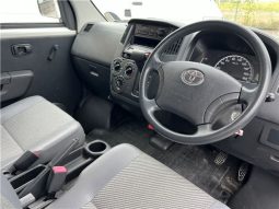 Toyota TownAce Van DX 2009 full