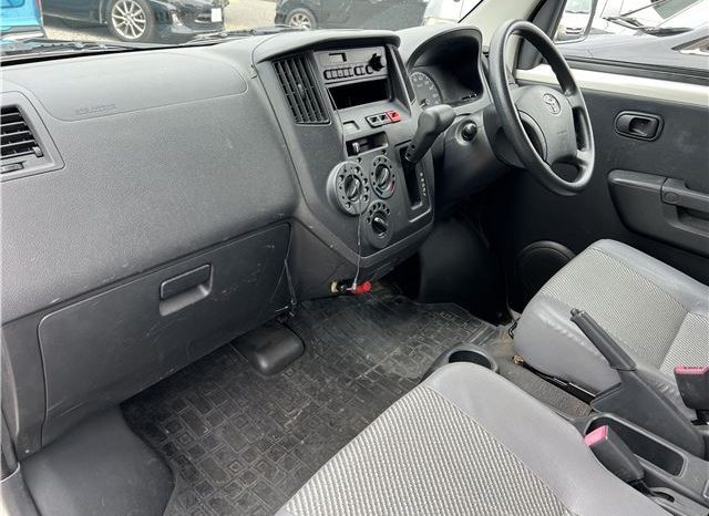 Toyota TownAce Van DX 2009 full