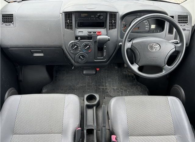 Toyota TownAce Van DX 2009 full