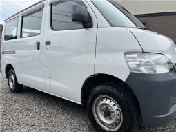 Toyota TownAce Van DX 2009 full