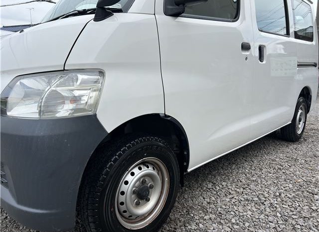Toyota TownAce Van DX 2009 full