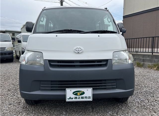 Toyota TownAce Van DX 2009 full