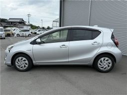 Toyota Aqua S Style Black 2016 full