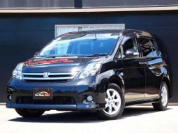 Toyota ISIS Platana Black Limited 2010 full
