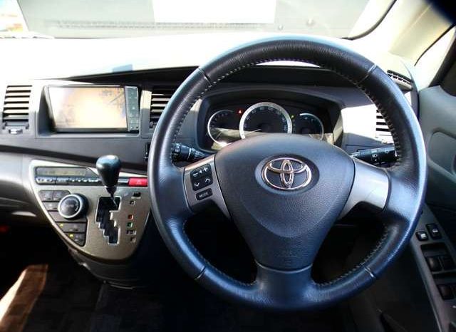 Toyota ISIS Platana Black Limited 2010 full