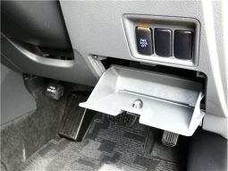 Toyota ISIS Platana Black Limited 2010 full