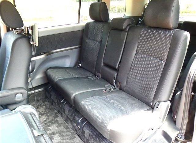 Toyota ISIS Platana Black Limited 2010 full