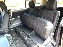 Toyota ISIS Platana Black Limited 2010 full