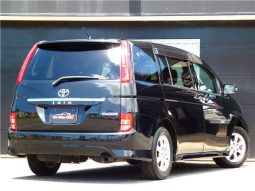 Toyota ISIS Platana Black Limited 2010 full