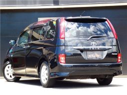 Toyota ISIS Platana Black Limited 2010 full