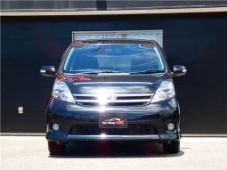 Toyota ISIS Platana Black Limited 2010 full