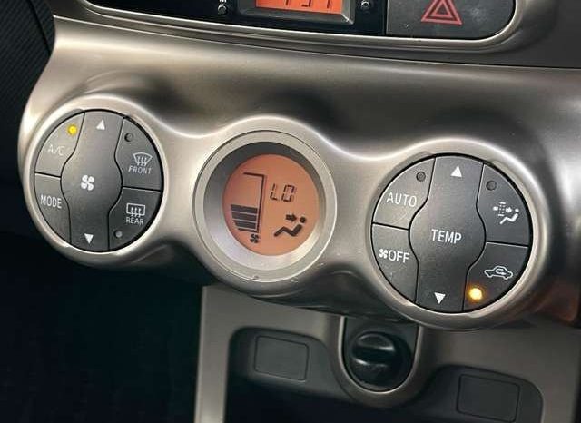 Toyota IST 150G 2013 full