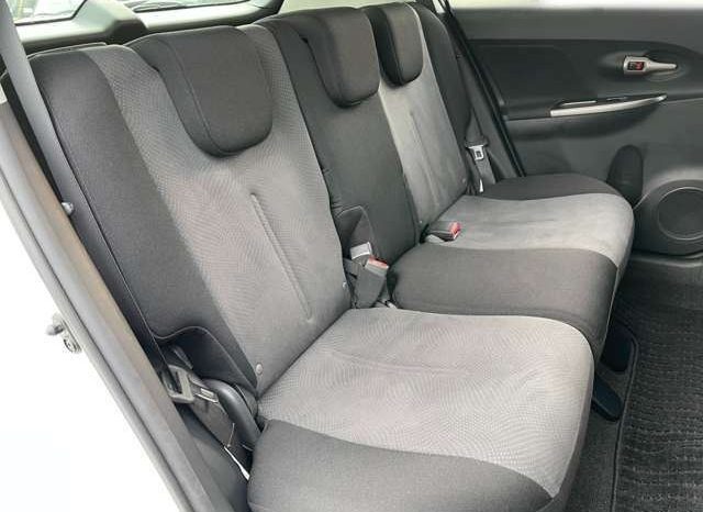 Toyota IST 150G 2013 full