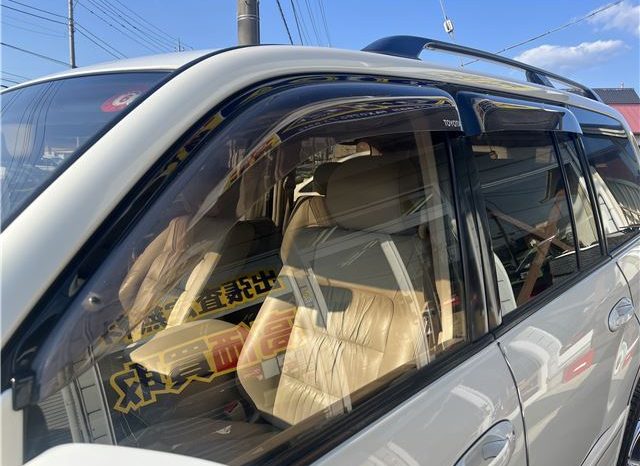 Toyota Land Cruiser Cygnus 2002 full